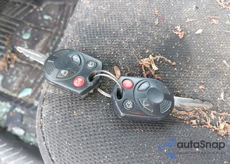 2009 Ford Escape Xlt z USA, uszkodzony, nr VIN 1FMCU93G29KB70372